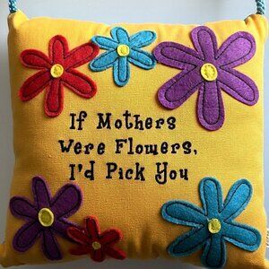 MOTHERS HANGING PILLOW DÉCOR